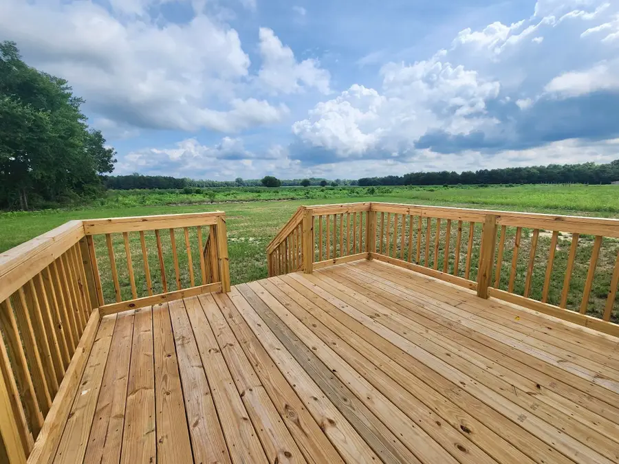662 Black Branch Rd., Dillon, SC 29536 - #3