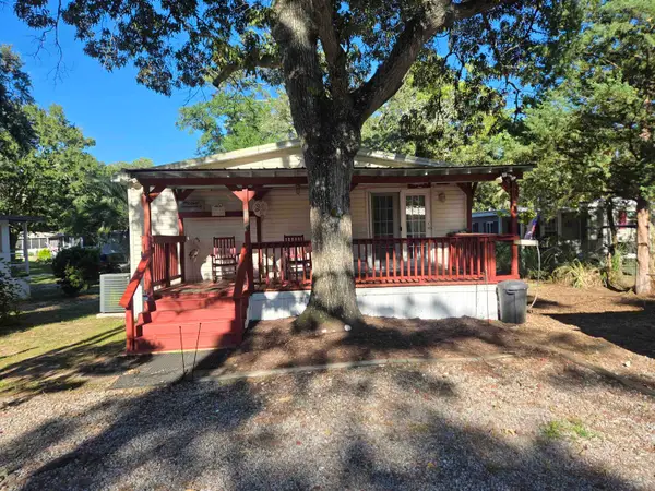 609 Live Oak Dr., Garden City Beach, SC 29576