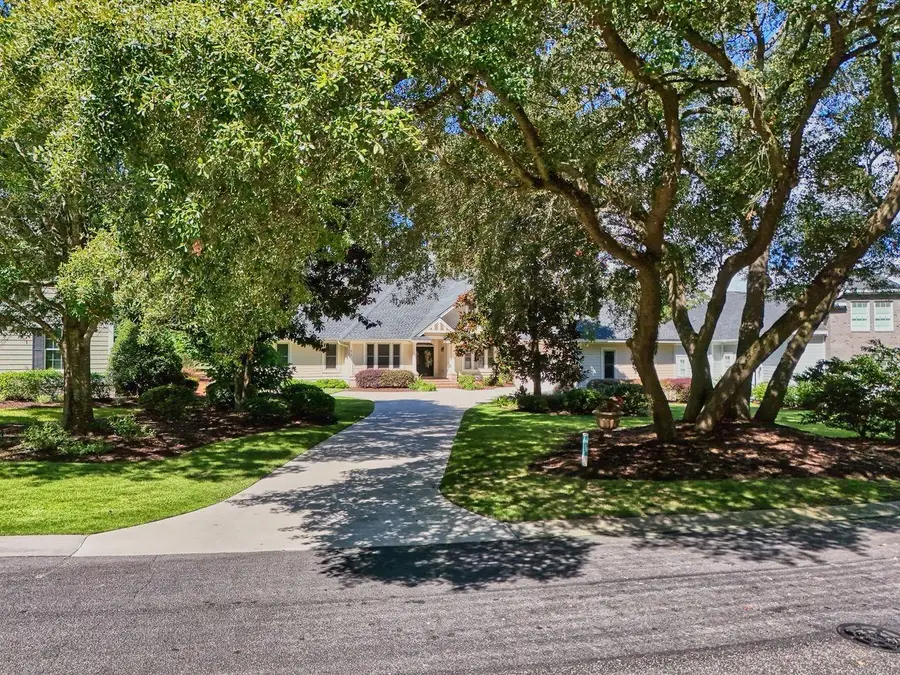 815 Bentley Ln., North Myrtle Beach, SC 29582 - #2