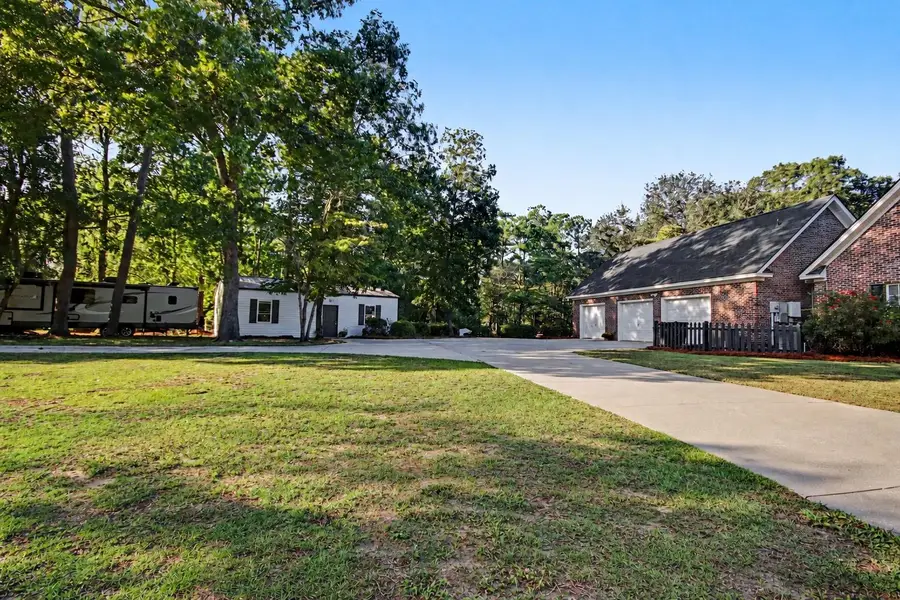 387 Robin Dr., Georgetown, SC 29440 - #3