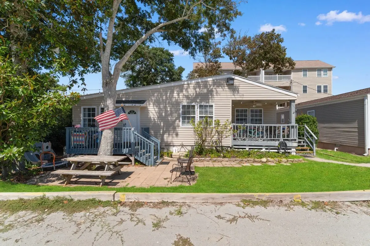 401 28th Ave. S, North Myrtle Beach, SC 29582 - #1