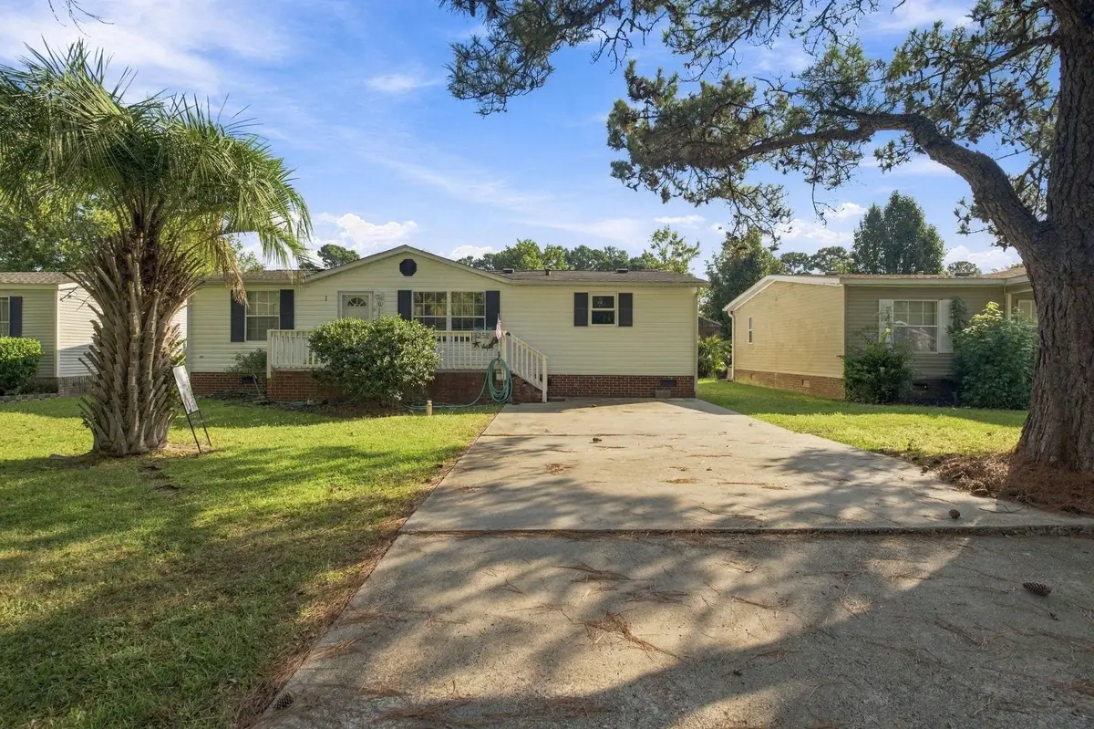 3252 Lyndon Dr., Little River, SC 29566 - #1