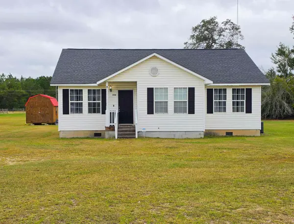 1736 Motley Dr., Dillon, SC 29536
