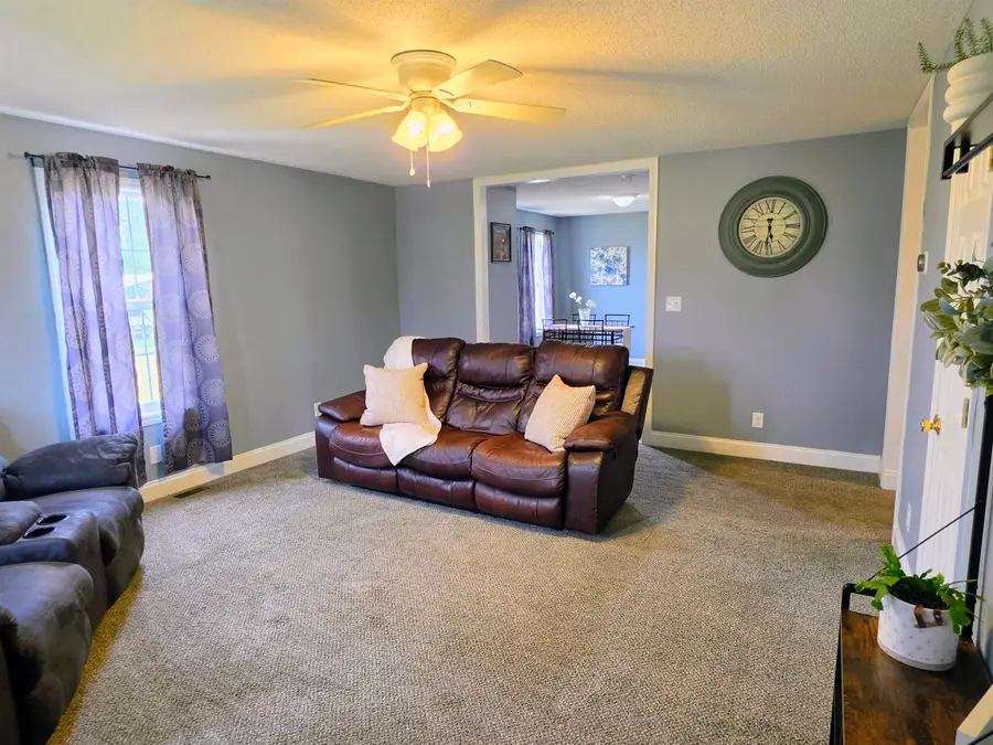 1736 Motley Dr., Dillon, SC 29536 - #2