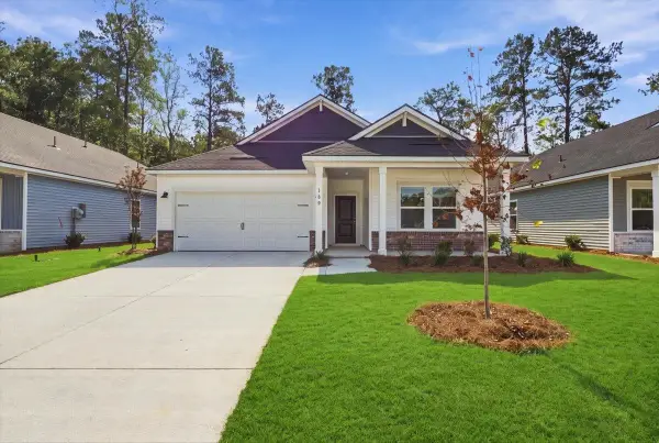 24 Hunting Pl, Georgetown, SC 29440
