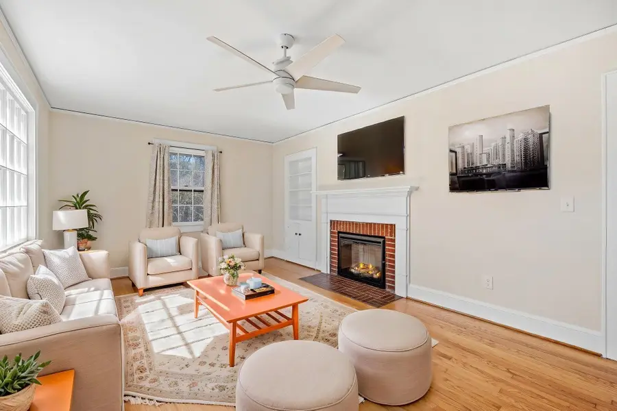 201 Augusta St, Easley, SC 29640 - #2
