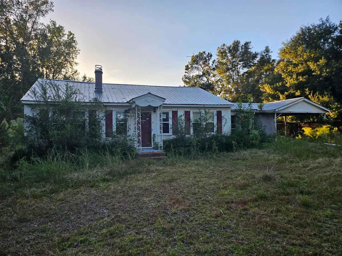 3635 Wayside Dr., Conway, SC 29527 - #1