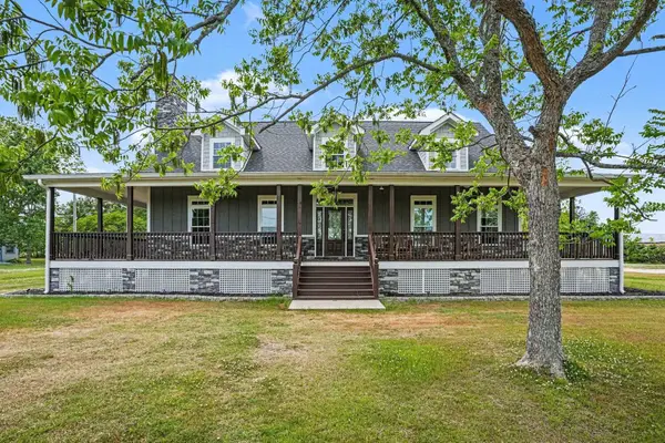 942 Meadow Dr., Loris, SC 29569