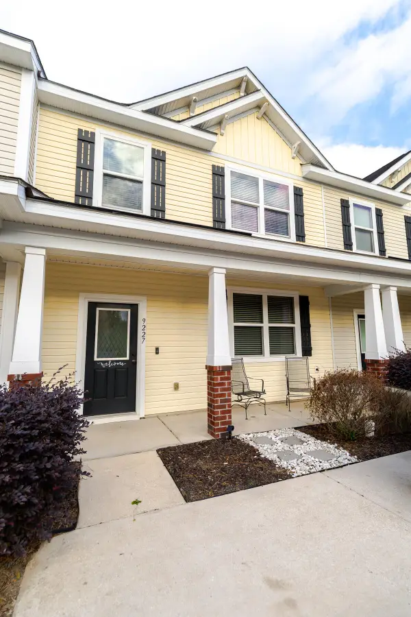 9227 Southern Oak Lane, Ladson, SC 29456