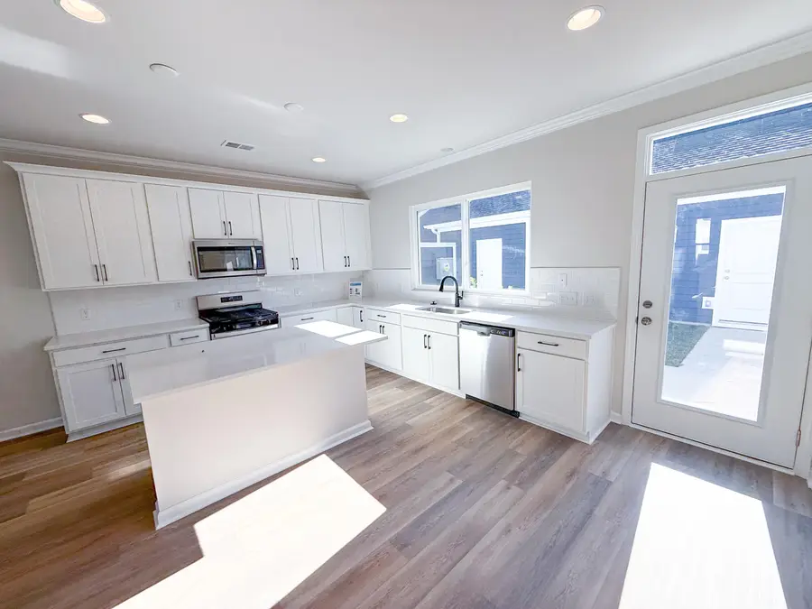 767 Blueway Avenue, Summerville, SC 29486 - Image #2