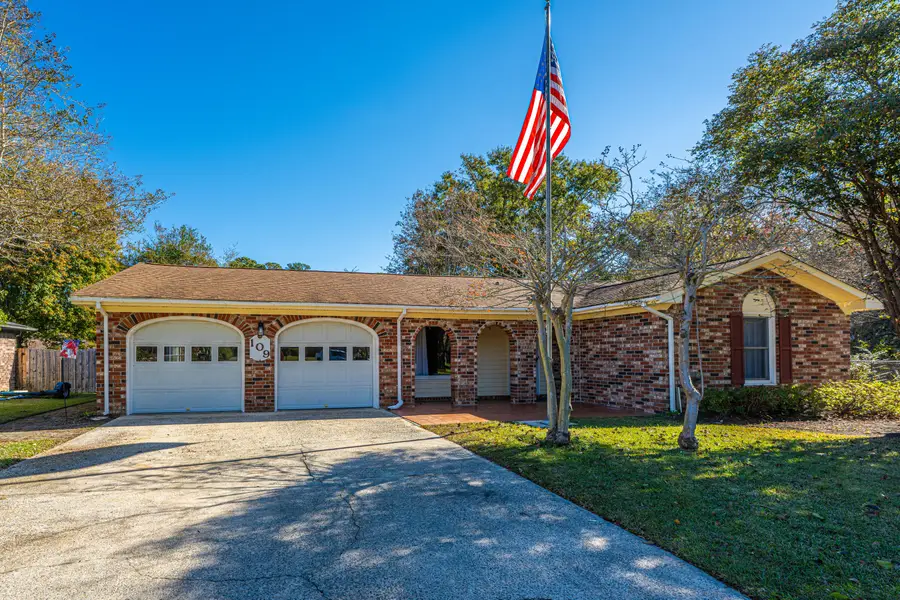 109 Berkshire Court, Goose Creek, SC 29445 - Image #2