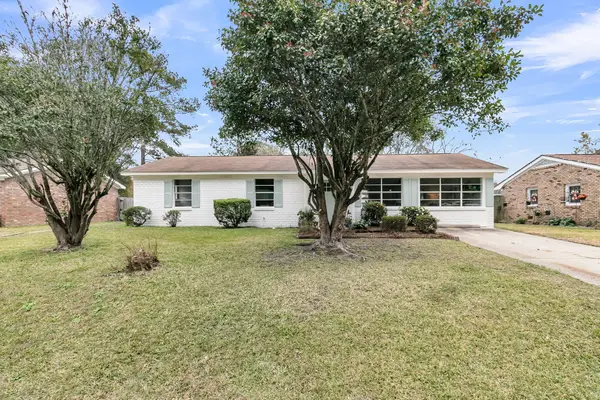 211 Gardenia Street, Summerville, SC 29483