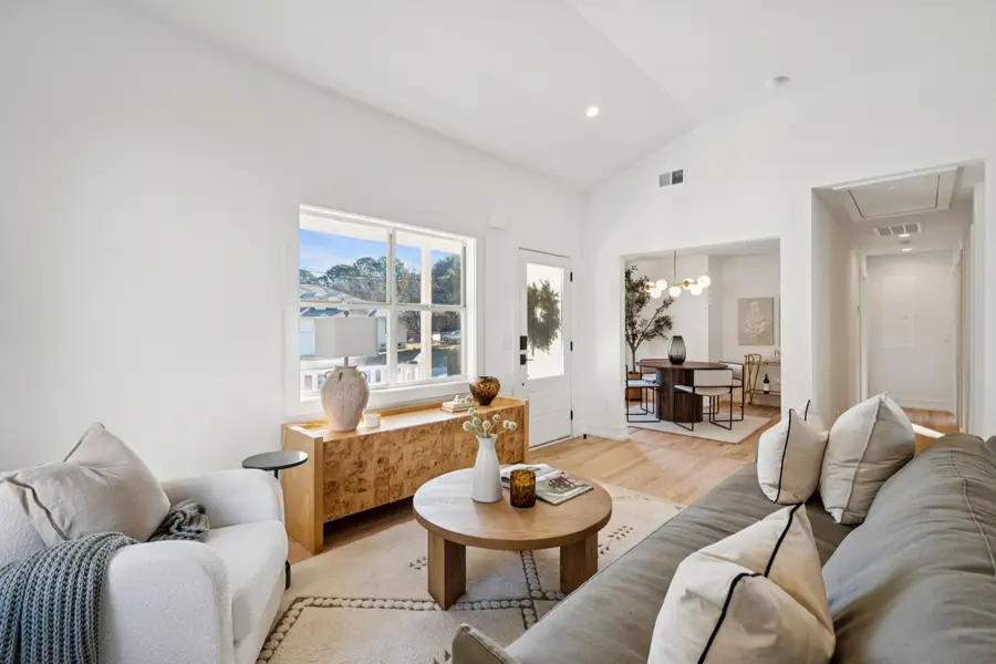 679 Kent Street, Mount Pleasant, SC 29464 - Image #2