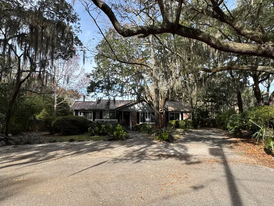 816 Bose Court, Mount Pleasant, SC 29464 - Image #2