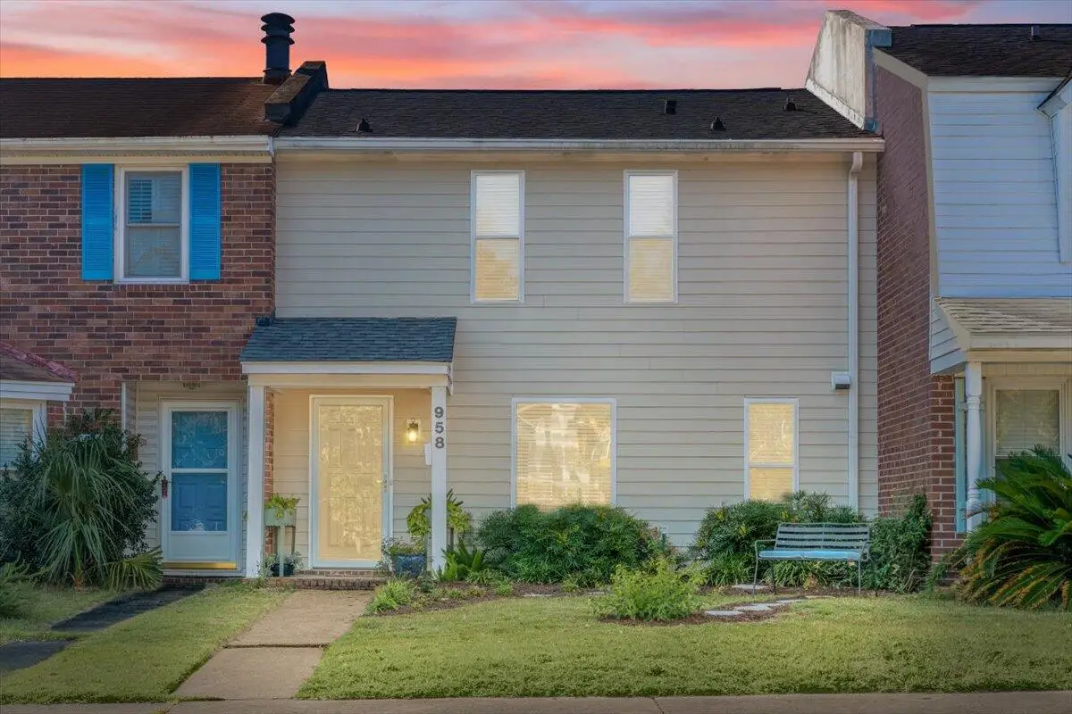 958 Fowler Court, Mount Pleasant, SC 29464 - Image #1