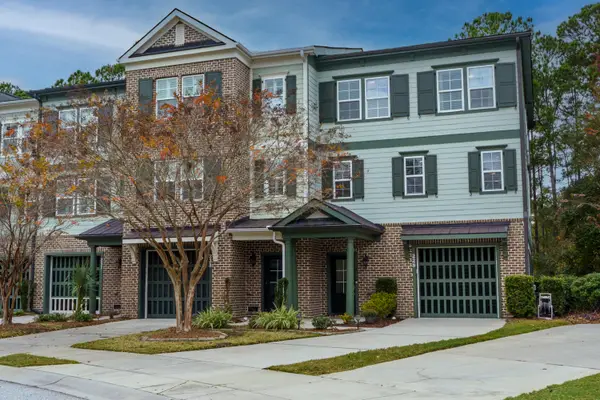 229 Slipper Shell Court, Mount Pleasant, SC 29464