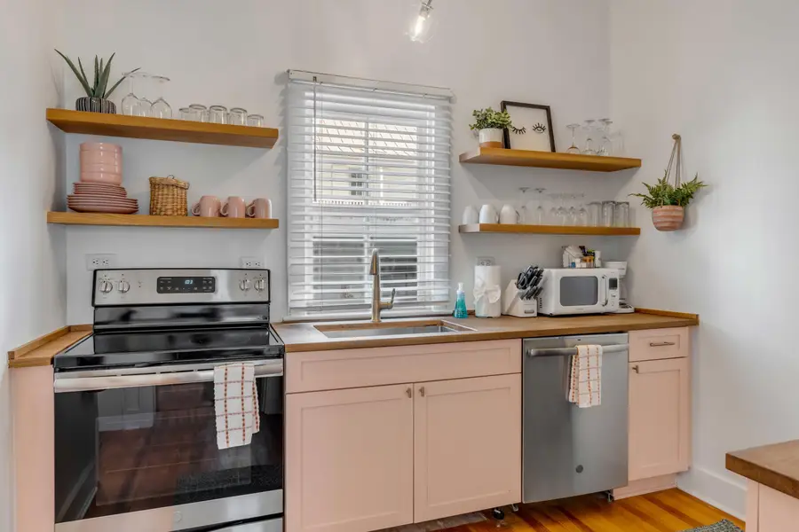 140 Spring Street #Abc, Charleston, SC 29403 - #3