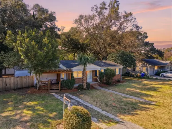 1749 Lady Ashley Street, Charleston, SC 29412