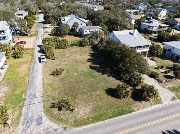 2907 Palmetto Boulevard, Edisto Island, SC 29438