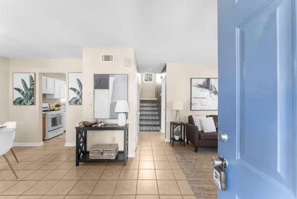 38 Woodleaf Court, Charleston, SC 29407