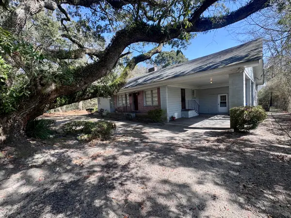 1438 Folly Road, Charleston, SC 29412