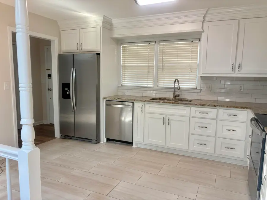 7623 Rosin Drive, North Charleston, SC 29418 - #2