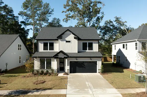 220 Creek Pointe Dr Drive, Moncks Corner, SC 29461