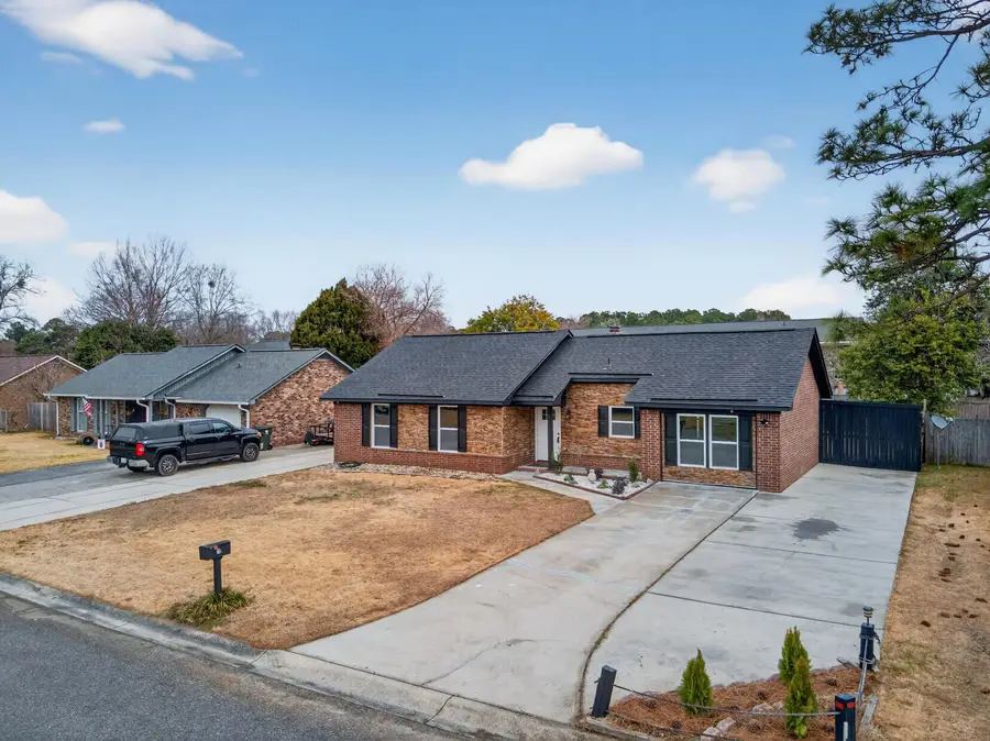 215 Horseshoe Drive, Goose Creek, SC 29445 - #2