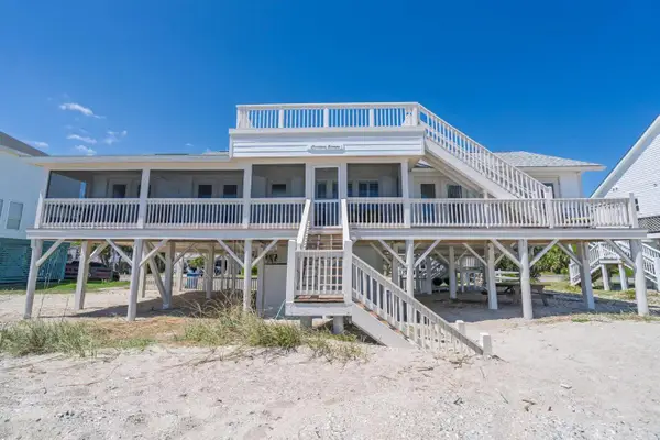 142 Palmetto Boulevard, Edisto Island, SC 29438