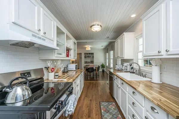 1128 Carter Avenue, Mount Pleasant, SC 29464