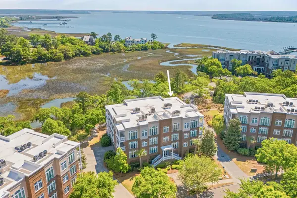 136 Fairbanks Oak Alley #4b, Daniel Island, SC 29492