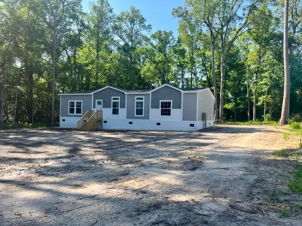 8725 Cottageville Highway, Cottageville, SC 29435