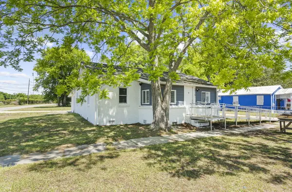 1938 English Street, North Charleston, SC 29405