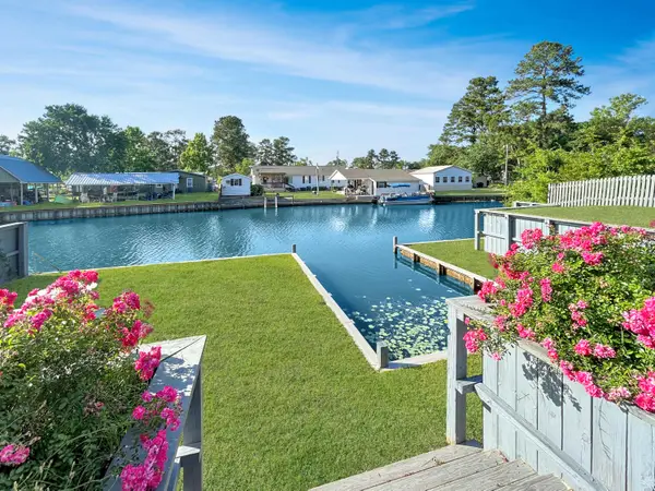 227 Canal Street, Bonneau, SC 29431