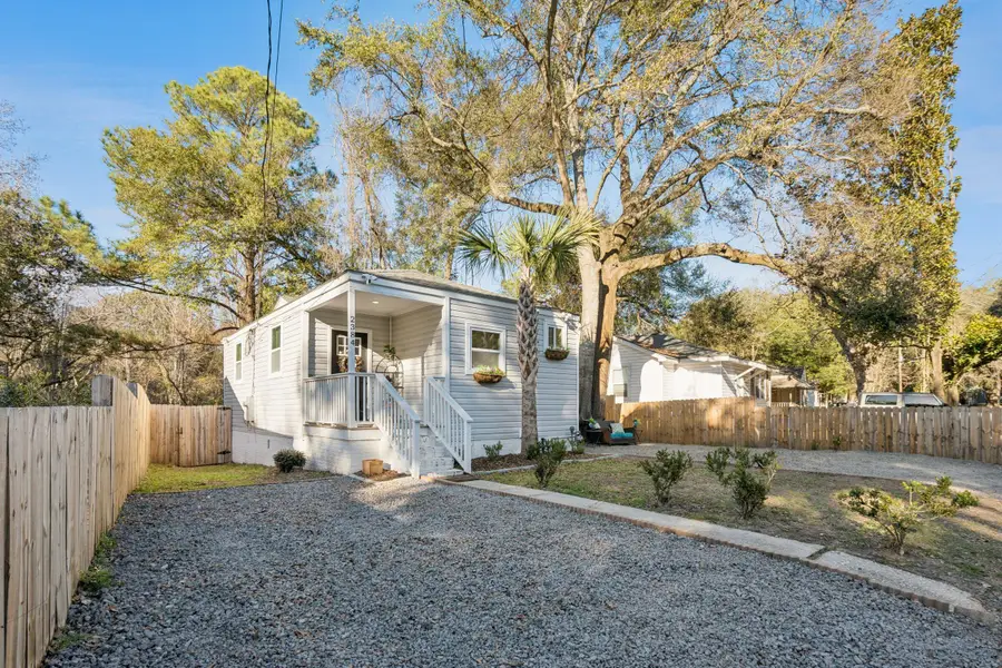 2384 Cambridge Avenue, North Charleston, SC 29405 - #2