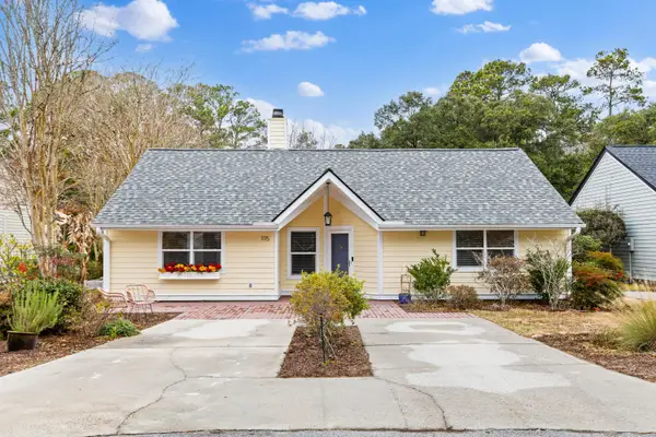 1115 Honeysuckle Court, Mount Pleasant, SC 29464