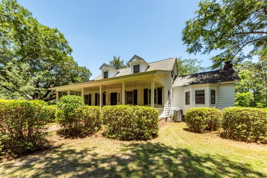 115 E Carolina Avenue, Summerville, SC 29483 - #3