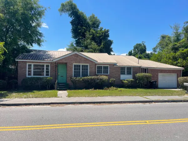1102 N Lemacks Street, Walterboro, SC 29488