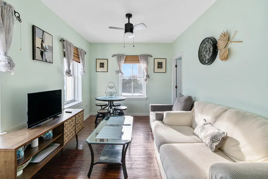 54 Wentworth Street #Apt 9, Charleston, SC 29401 - #2