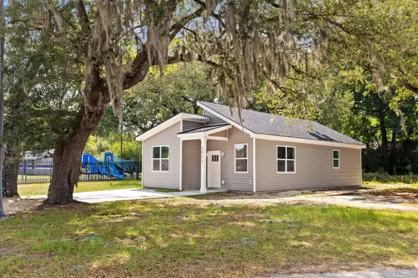 2013 Robertson Boulevard, North Charleston, SC 29406