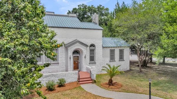 2062 Wappoo Drive, Charleston, SC 29412