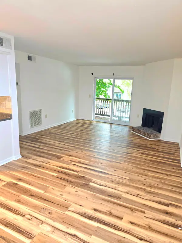 1402 Camp Road #Apt 14e, Charleston, SC 29412
