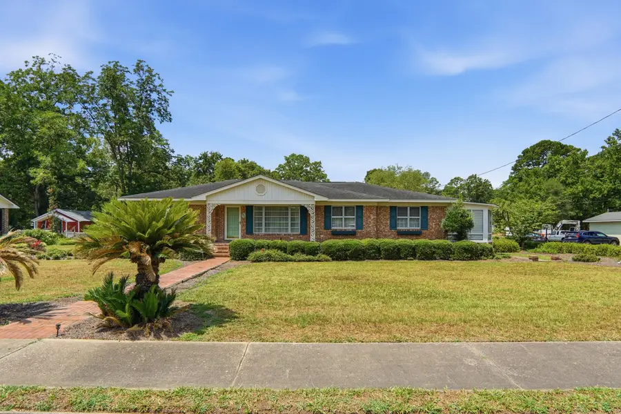 352 E Main Street, Harleyville, SC 29448 - #2