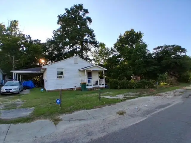 27 N Barfield Street, Manning, SC 29102 - #2