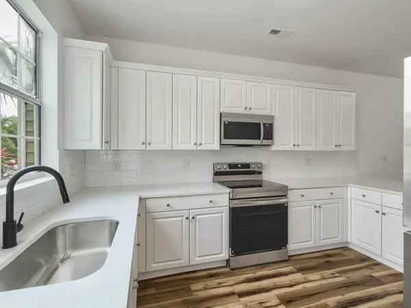 4488 Great Oak Drive #10g, North Charleston, SC 29418
