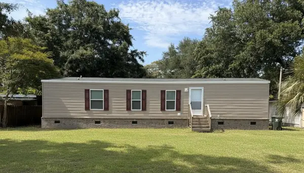 106 Hammond Street, Bonneau, SC 29431