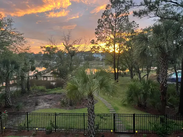 374 Commonwealth Road, Mount Pleasant, SC 29466