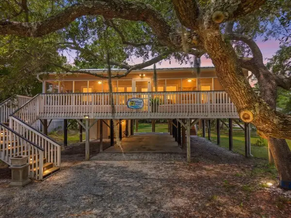 2002 Myrtle Street, Edisto Island, SC 29438
