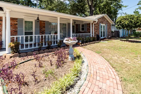 8425 Deerwood Drive, North Charleston, SC 29406