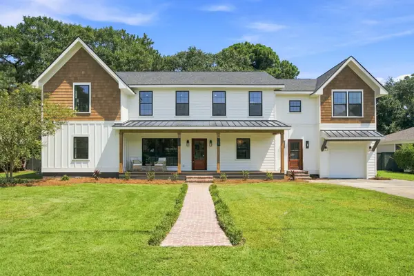 22 Charlestowne Road, Charleston, SC 29407